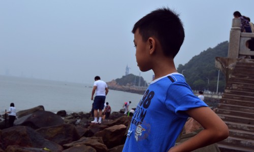 小孩子夏天手很热怎么回事-权威小孩夏天手冰凉出水怎么回事平台,分享专业夏天小孩手凉是什么原因引起的知识_夏天小孩手凉出汗是怎么回事网